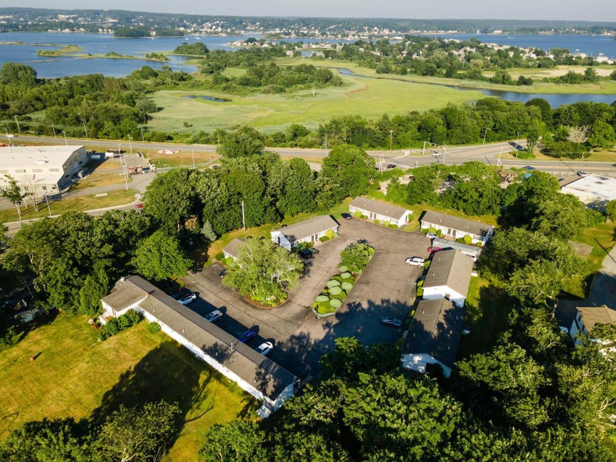 Founder'S Brook Motel And Suites Portsmouth Esterno foto