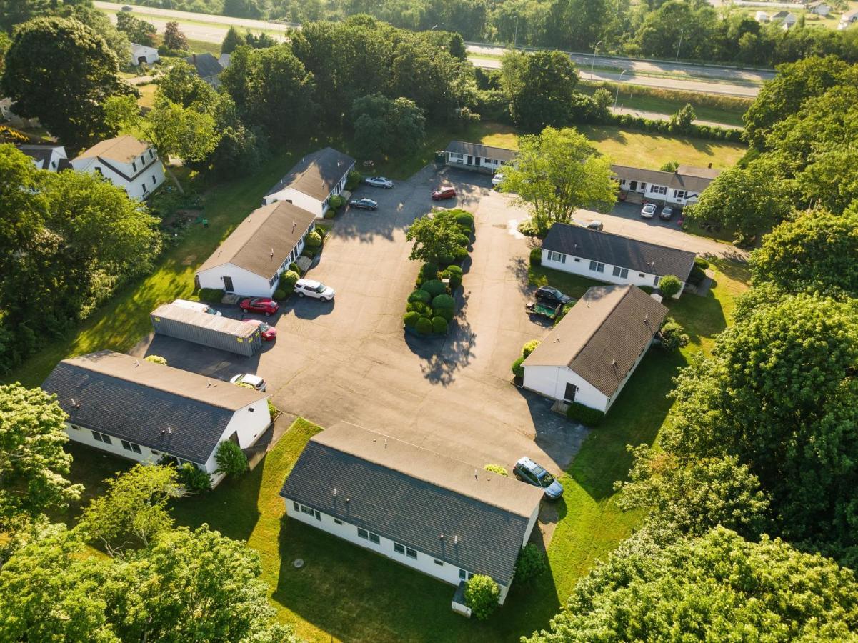 Founder'S Brook Motel And Suites Portsmouth Esterno foto