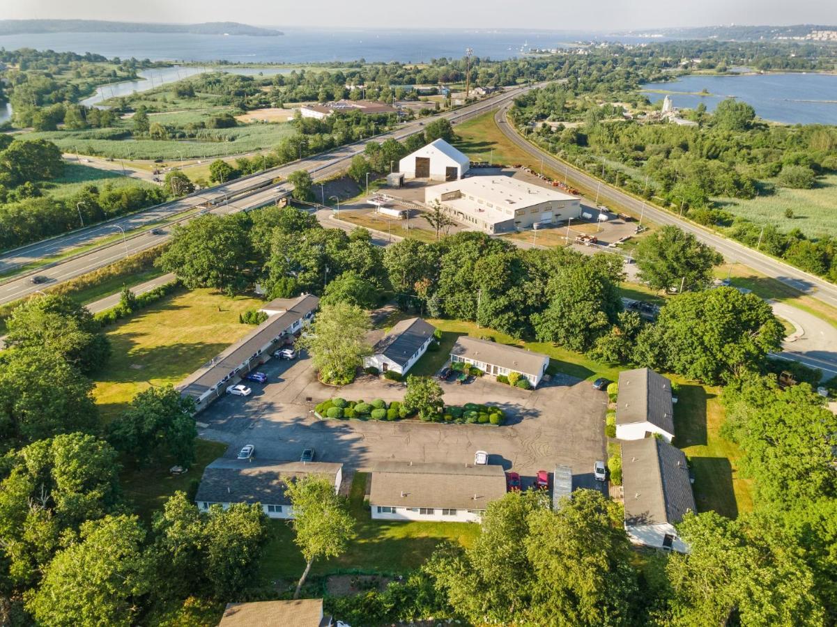 Founder'S Brook Motel And Suites Portsmouth Esterno foto