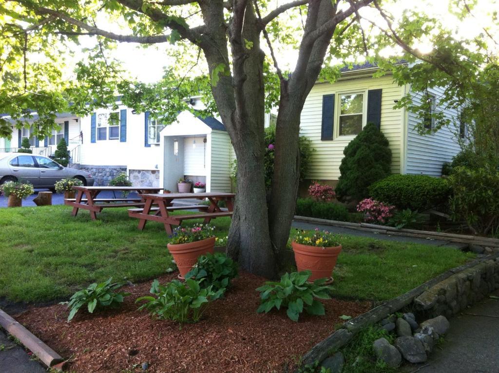 Founder'S Brook Motel And Suites Portsmouth Esterno foto